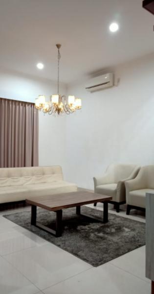Rumah disewakan Taman Menteng Lippo Cikarang